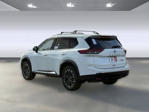 New 2026 Nissan Rogue Platinum w/ Platinum Premium Package image 3