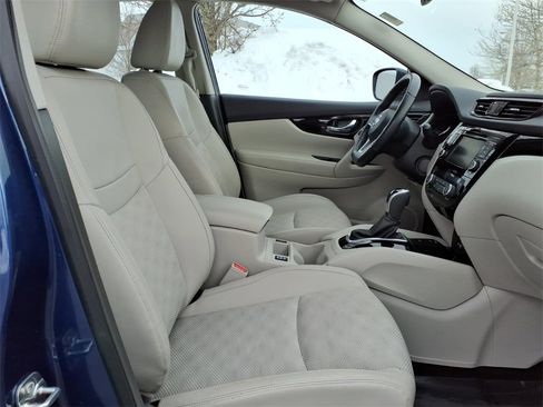 Certified 2022 Nissan Rogue Sport SV w/ Technology Package image 5