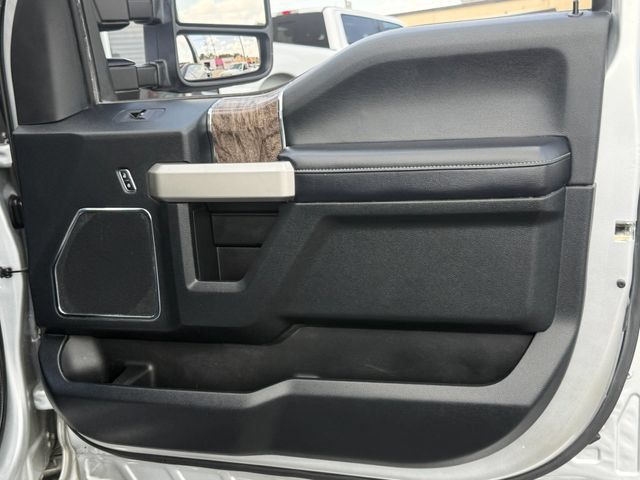 Used 2017 Ford F250 Lariat w/ Lariat Ultimate Package AWD/4WD image 30