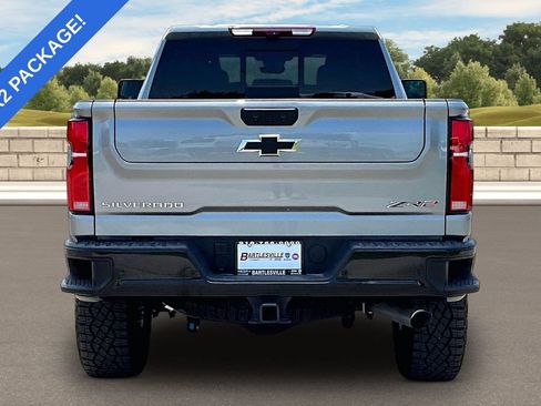 Used 2025 Chevrolet Silverado 2500 ZR2 w/ Technology Package AWD/4WD image 4
