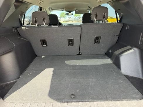 Used 2018 Chevrolet Equinox LT FWD image 11
