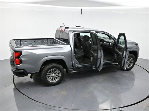 Used 2024 Chevrolet Colorado LT w/ LT Convenience Package III image 41