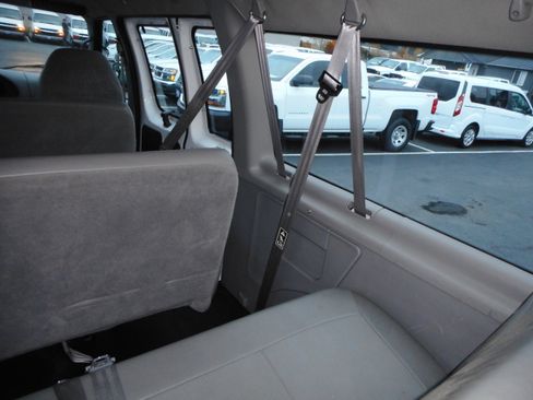 Used 2002 Ford E-350 and Econoline 350 XL image 21