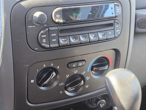 Used 2006 Jeep Liberty Sport AWD/4WD image 28