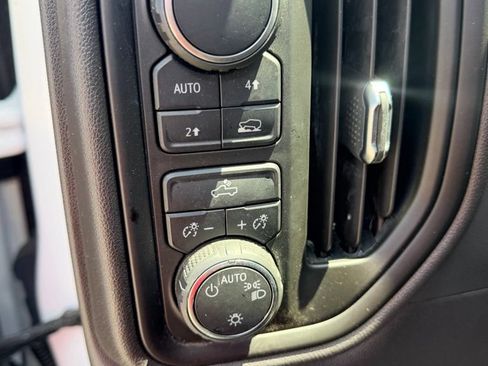 Used 2023 Chevrolet Silverado 1500 Custom AWD/4WD image 9