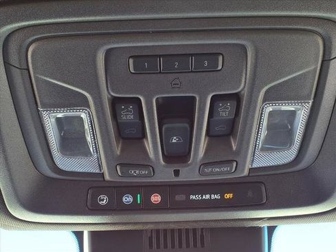 New 2026 GMC Sierra 1500 SLT image 18