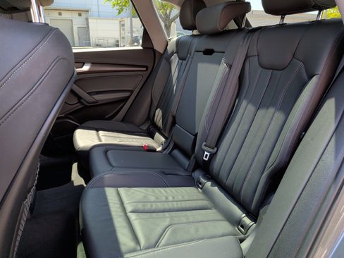 Used 2023 Audi Q5 e Premium Plus w/ Premium Plus Package image 32