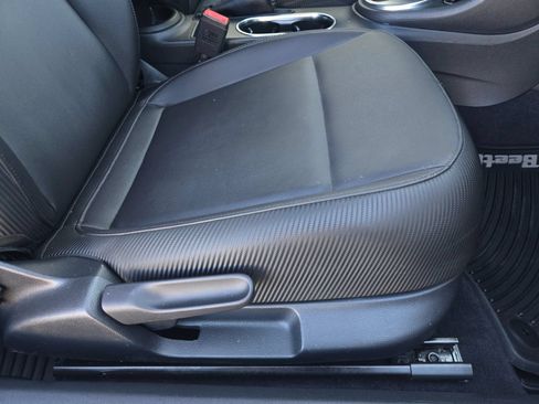 Used 2015 Volkswagen Beetle TDI FWD image 22