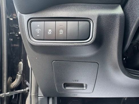 Used 2023 Kia Soul LX image 18