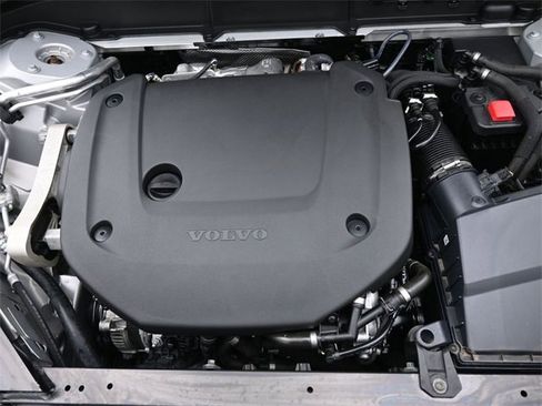 Used 2023 Volvo XC60 B6 Ultimate w/ Climate Package image 37