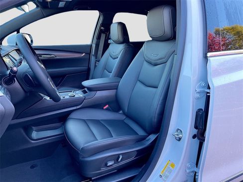 New 2026 Cadillac XT5 Luxury image 21