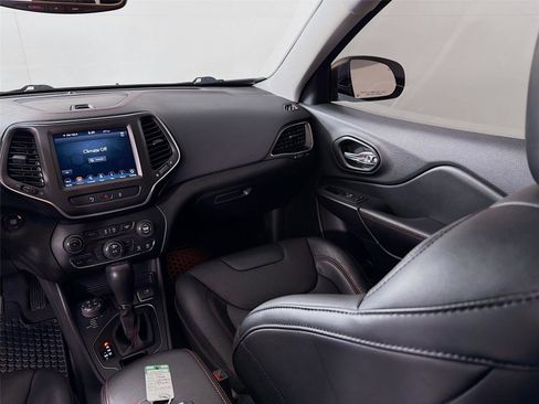 Used 2021 Jeep Cherokee Trailhawk w/ Sun, Sound & Nav Group image 23