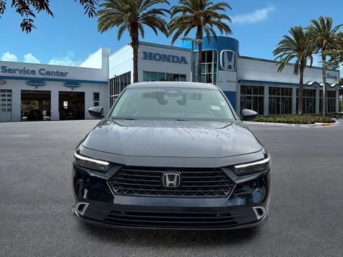 Used 2023 Honda Accord Touring image 3