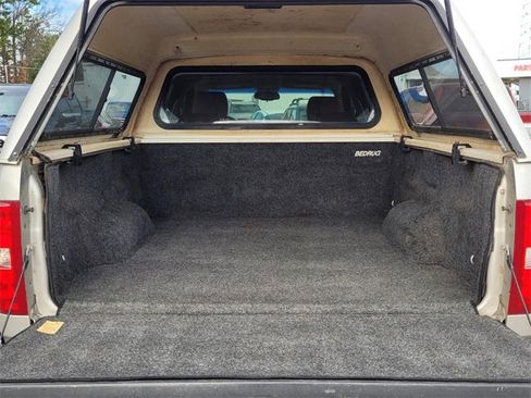 Used 2009 Chevrolet Silverado 1500 LT w/ Regional Value Package image 9