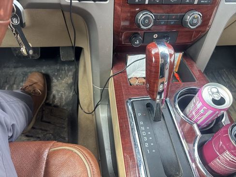 Used 2010 Ford F150 King Ranch image 11