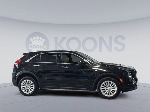 Used 2024 Cadillac XT4 Luxury w/ Cold Weather Package AWD/4WD image 2