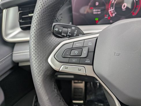 New 2026 Volkswagen Tiguan SE R-Line AWD/4WD image 26