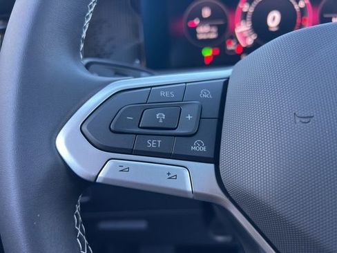 New 2026 Volkswagen Tiguan SE image 7