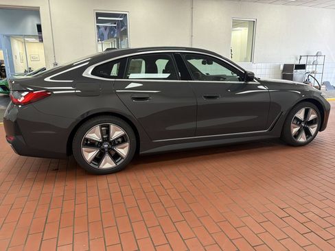 Used 2026 BMW i4 xDrive40 AWD/4WD image 8