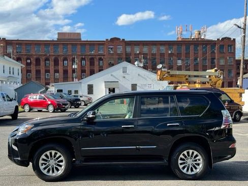 Used 2018 Lexus GX 460 Premium w/ Premium Package AWD/4WD image 9