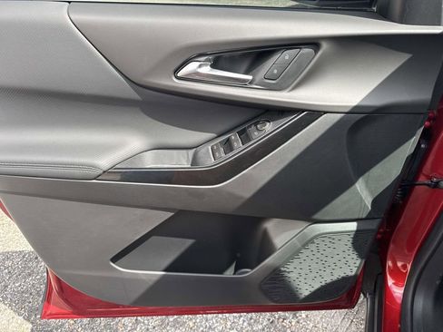 New 2026 Chevrolet Equinox LT w/ Safety and Technology Package FWD image 18