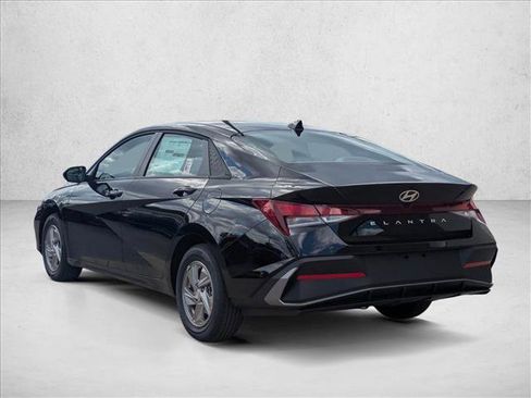 New 2026 Hyundai Elantra SE image 9