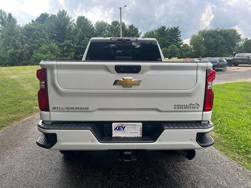 Used 2023 Chevrolet Silverado 2500 High Country AWD/4WD image 4
