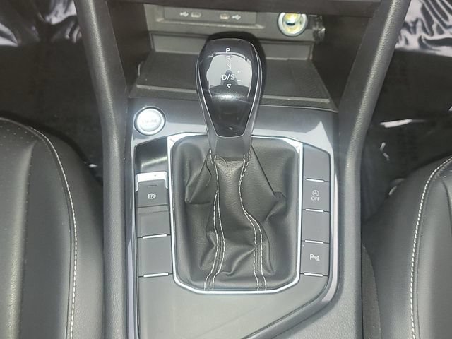 Used 2023 Volkswagen Tiguan SE R-Line FWD image 24