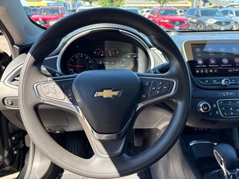 Used 2023 Chevrolet Malibu LT FWD image 17