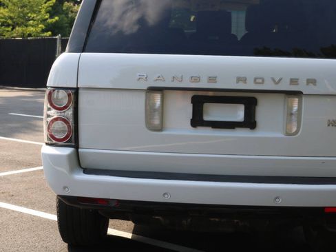 Used 2011 Land Rover Range Rover HSE AWD/4WD image 30