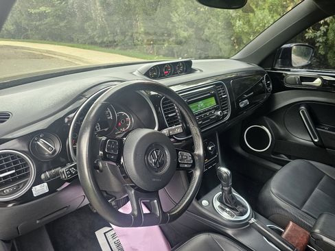 Used 2013 Volkswagen Beetle TDI image 14