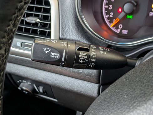 Used 2018 Jeep Grand Cherokee Laredo RWD image 16