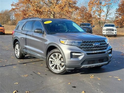 Used 2022 Ford Explorer XLT w/ Equipment Group 202A image 34