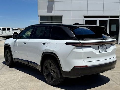 New 2025 Jeep Wagoneer S Launch Edition image 5