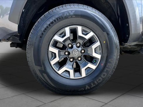 Used 2023 Toyota Tacoma TRD Off-Road image 10