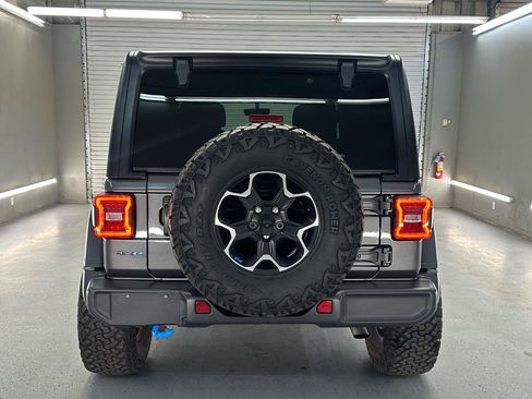 Used 2022 Jeep Wrangler Unlimited Rubicon 4xe w/ Cold Weather Group AWD/4WD image 8