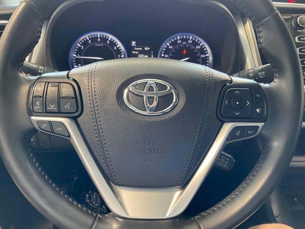 Used 2019 Toyota Highlander Limited AWD/4WD image 11