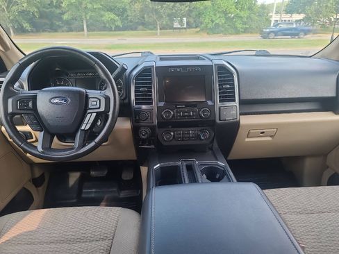 Used 2020 Ford F150 XLT w/ Equipment Group 302A Luxury AWD/4WD image 32