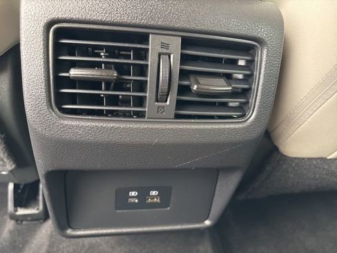 Used 2023 Nissan Rogue SL image 31