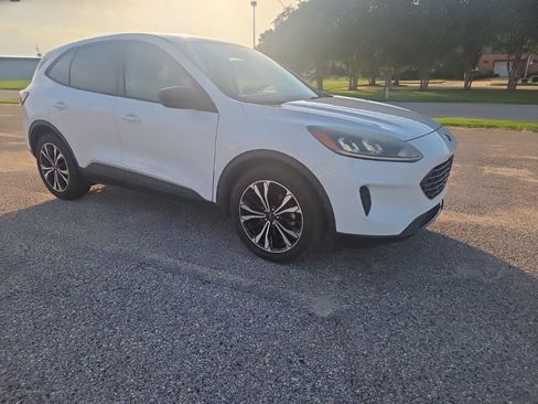 Used 2021 Ford Escape SE w/ SE Sport Appearance Package FWD image 19