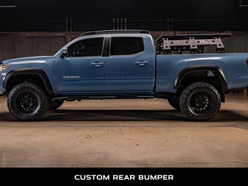 Used 2019 Toyota Tacoma TRD Off-Road w/ Technology Package image 6