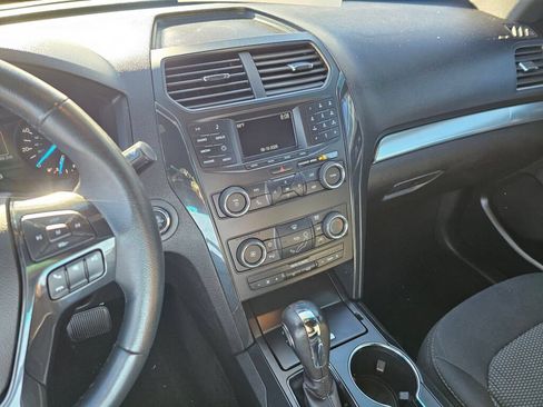 Used 2019 Ford Explorer XLT AWD/4WD image 22