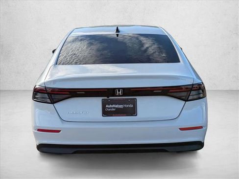Certified 2025 Honda Accord SE image 6