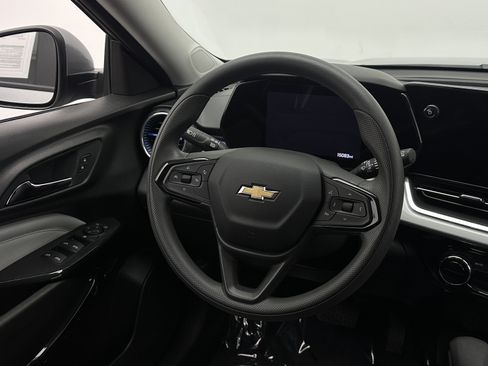 Used 2026 Chevrolet Trax LT FWD image 26