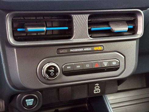 Used 2025 Ford Maverick Lobo image 21