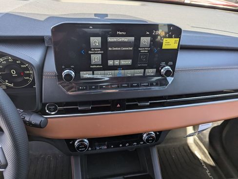 Used 2025 Mitsubishi Outlander 4WD Plug-In Hybrid image 20