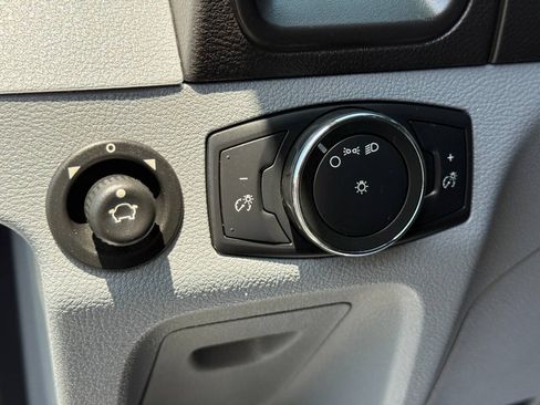 Used 2019 Ford Transit 250 130 Low Roof w/ Exterior Upgrade Package RWD image 15