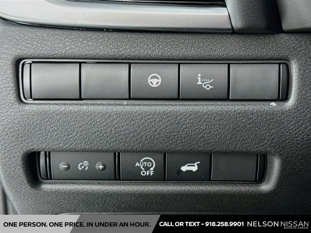 Certified 2025 Nissan Rogue SL w/ Tech Package AWD/4WD image 10
