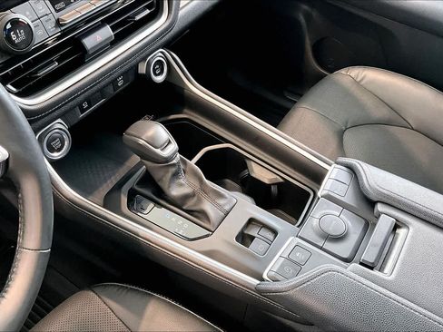 Used 2024 Toyota Grand Highlander FWD image 18
