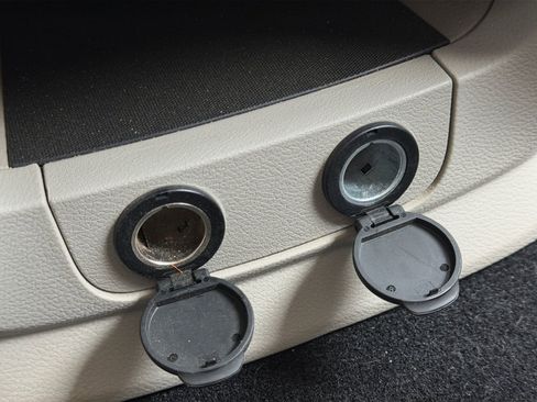 Used 2019 Dodge Grand Caravan SE image 25